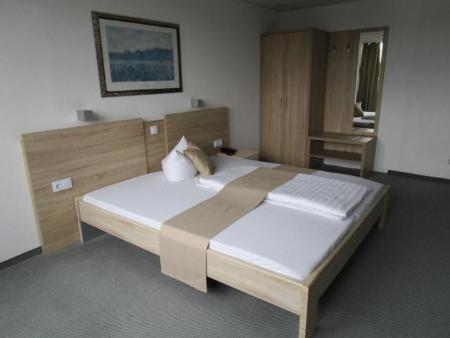 Businesshotel & Appartements Stuttgart-Vaihingen Екстериор снимка