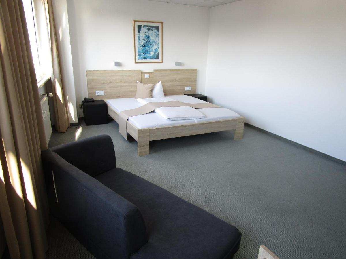 Businesshotel & Appartements Stuttgart-Vaihingen Екстериор снимка