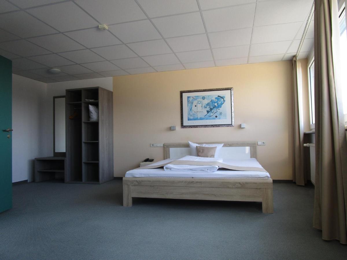 Businesshotel & Appartements Stuttgart-Vaihingen Екстериор снимка