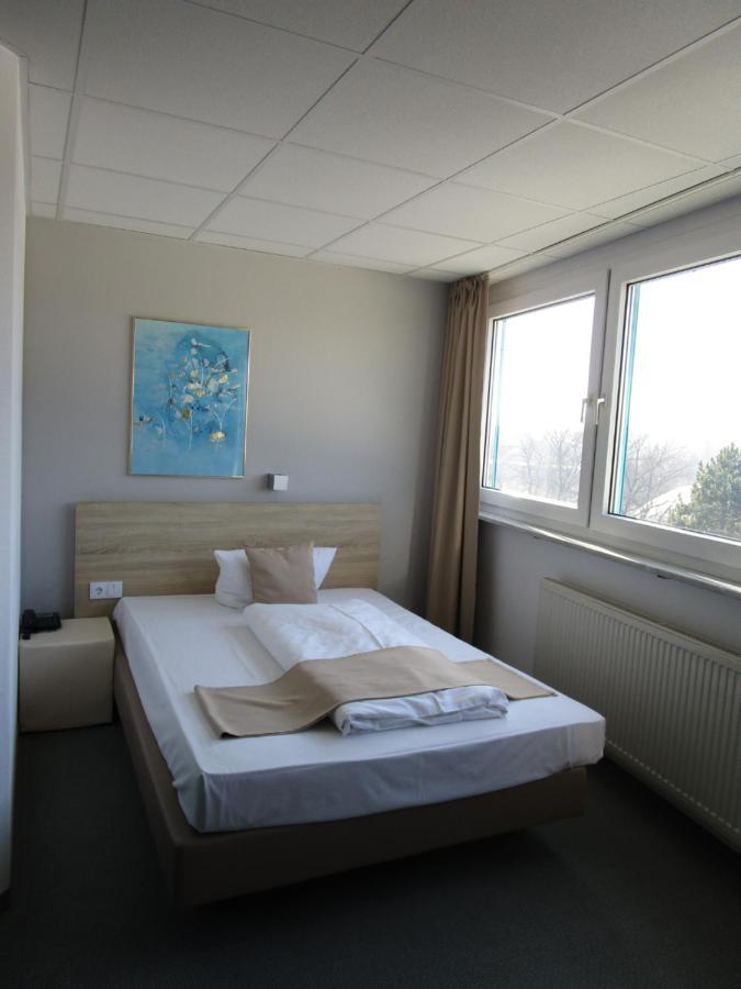 Businesshotel & Appartements Stuttgart-Vaihingen Екстериор снимка